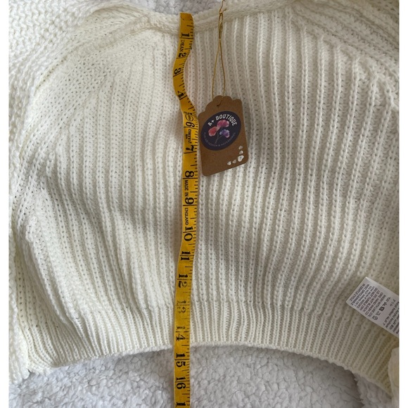 Cropped White Shrug Sweater in Plus Size 3X NWT - Picture 10 of 15
